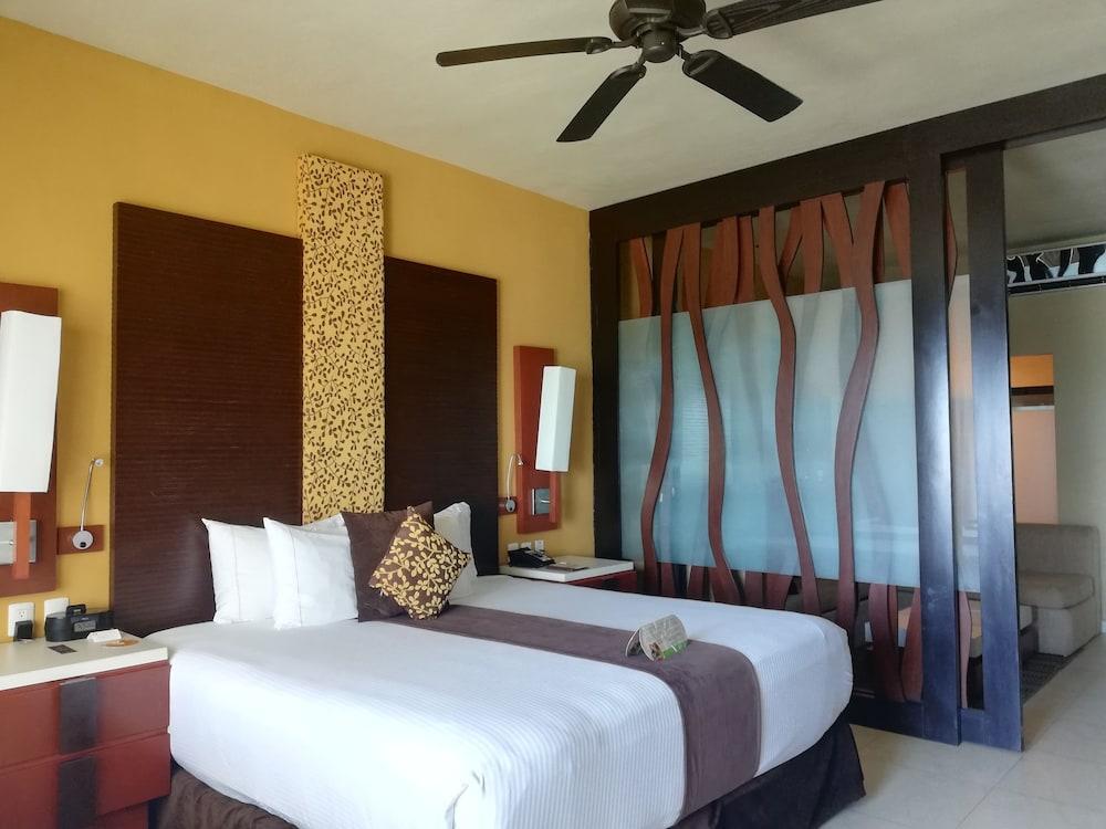 Generations Riviera Maya Family Resort Catamaran, Water Park & More Inclusive Puerto Morelos Exterior foto